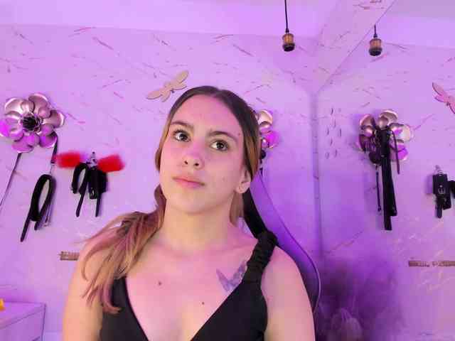 Essential_Esme