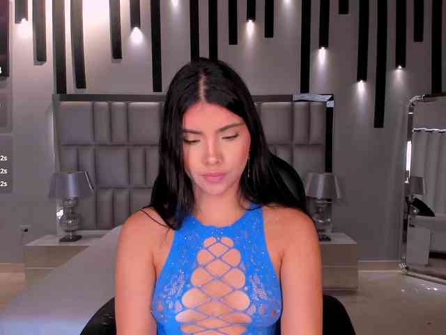 MiaLaurence