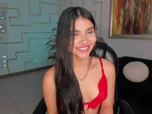 MiaLaurence