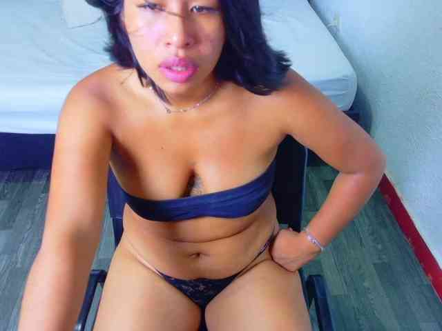 Curvy-maxy9