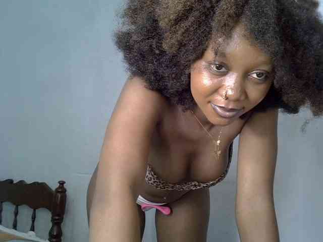 RebeGoldNoir