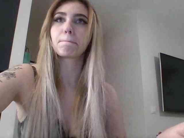 LilyHot