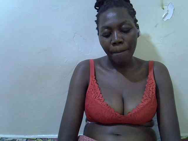 juicy-bella