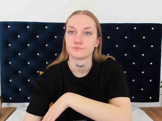 AlexaKisses