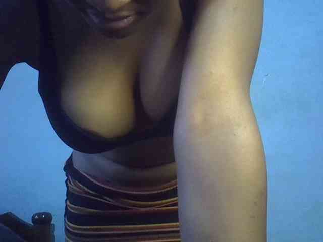 HugeTittiess