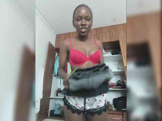 Petiteebony