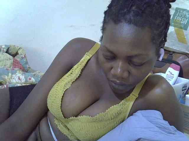 juicy-bella