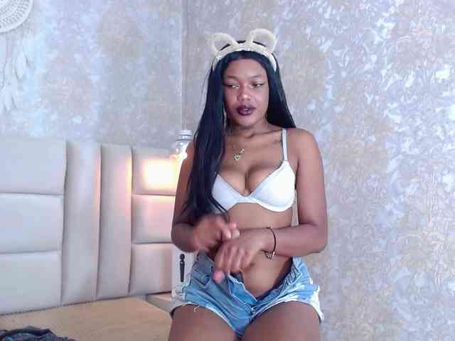 miaqueen021