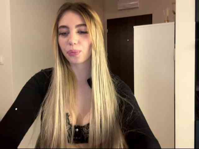 LilyHot