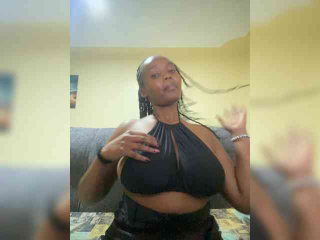 Curvy-maxy9