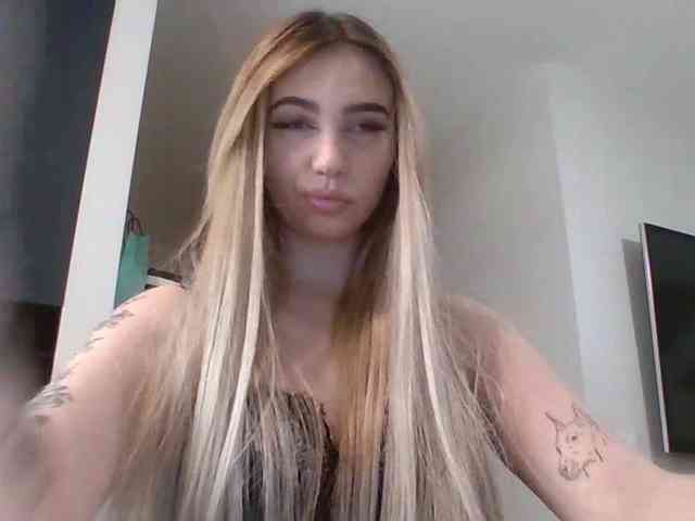 LilyHot