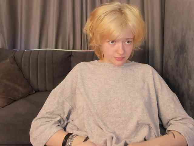 SexyBlondeDoll