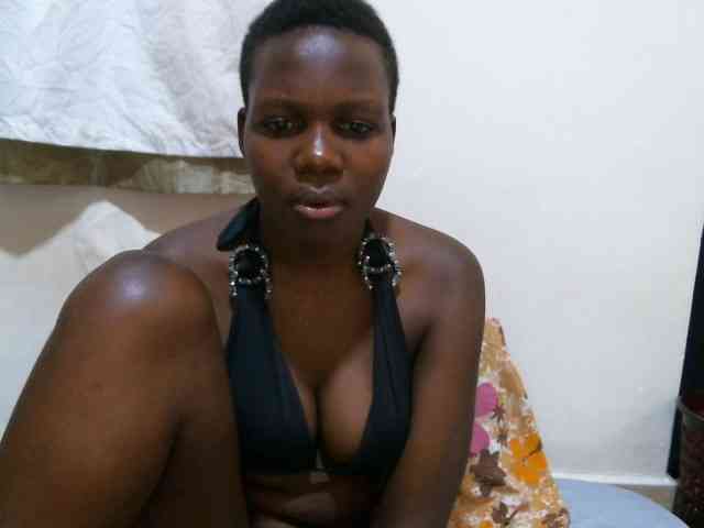 juicy-bella