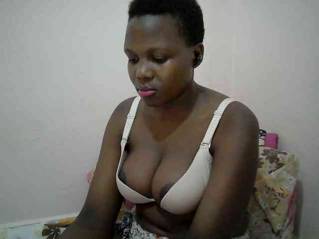 juicy-bella