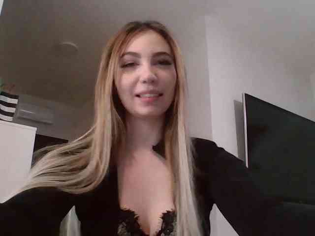 LilyHot